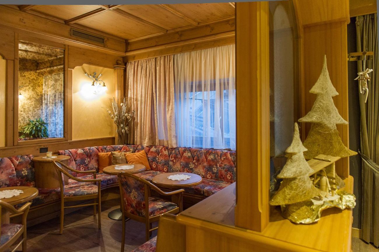 Hotel Italia Castello-Molina di Fiemme Ngoại thất bức ảnh