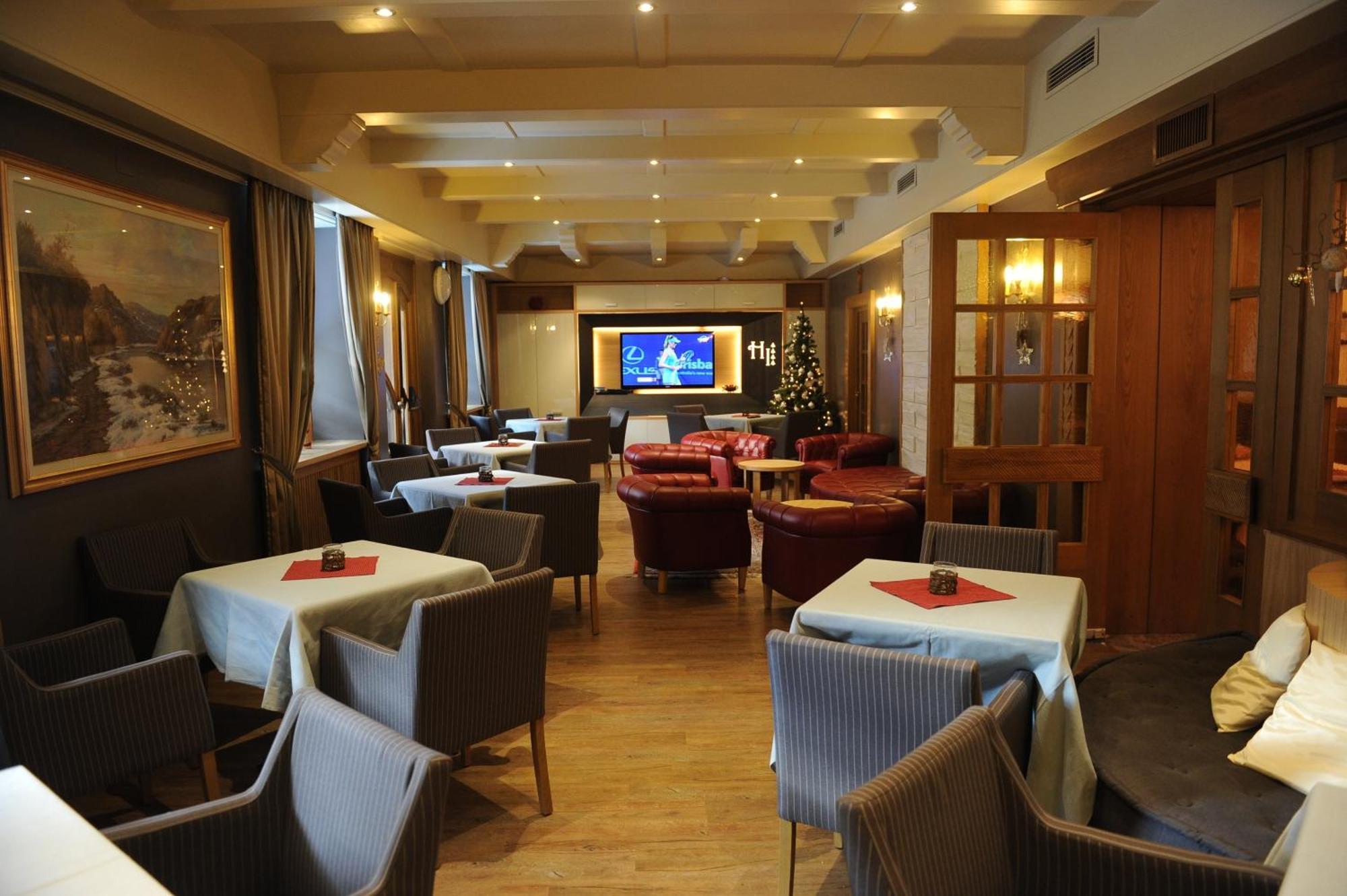 Hotel Italia Castello-Molina di Fiemme Ngoại thất bức ảnh